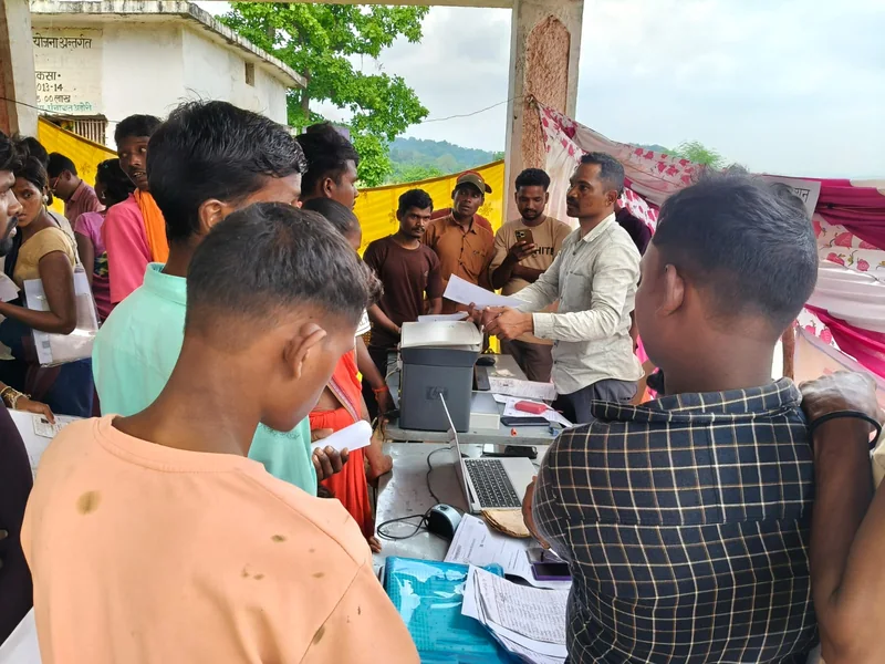 बैगा बहुल कुंडेकसा में जनसमस्या निवारण शिविर बना ग्रामीणों के लिए मददगार, मौके पर मिली कई शासकीय सेवाएं