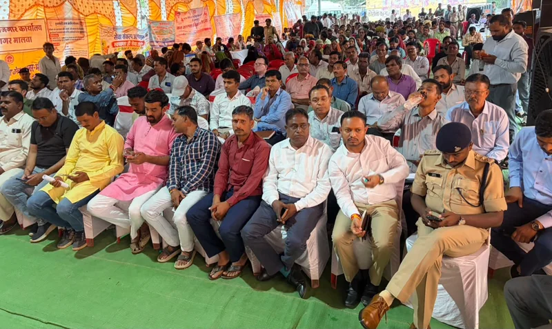 सेवा संकल्प अभियान मुख्यमंत्री डॉ.यादव स्वामित्व योजना के लाभार्थियों को पट्टे की जमीन की रजिस्ट्री…