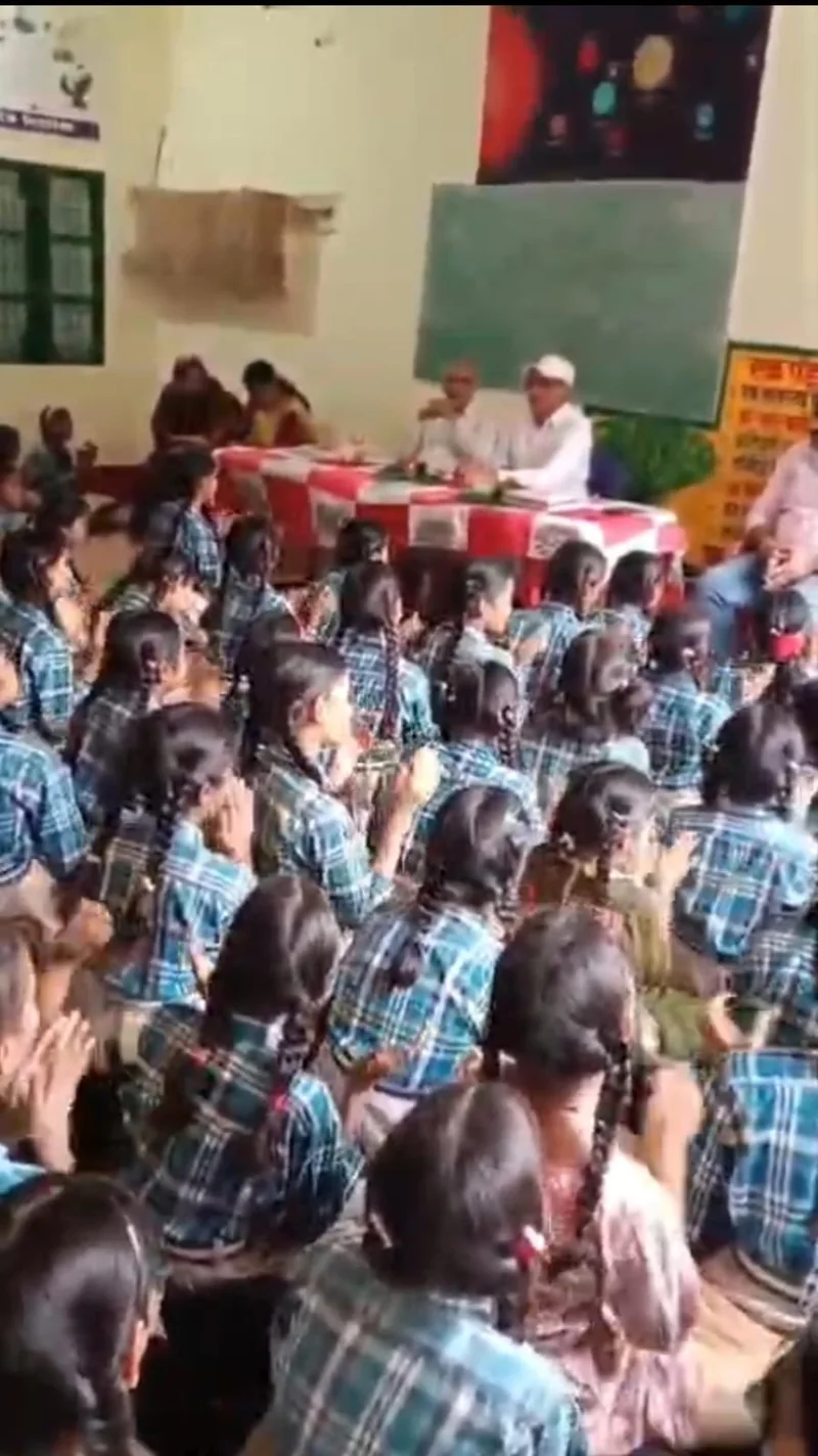 अतिरिक्त मुख्य कार्यपालन अधिकारी जिला पंचायत ने नेताजी सुभाष चन्द्र बोस कन्या छात्रावास बुढ़ार का किया निरीक्षण