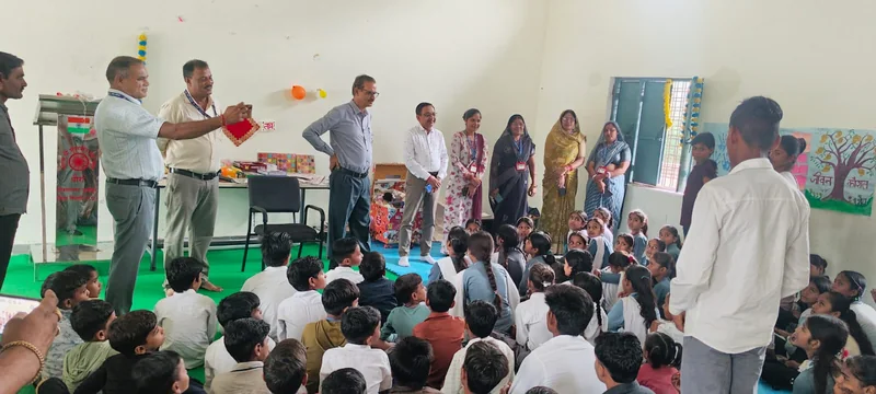संयुक्त संचालक लोकशिक्षण संचालनालय ने हाईस्कूल धौर्रा एवं हाईस्कूल नैगुवां का औचक निरीक्षण किया