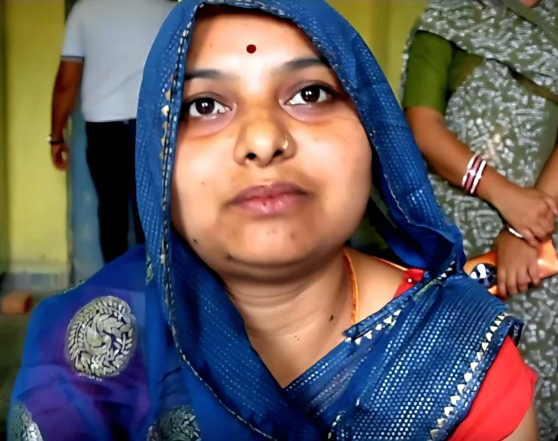 (सेवा-संकल्प अभियान - सेवा की कहानी) स्व-सहायता समूह से जुड़कर खुशबू ने बदली अपनी राह, अब राशन दुकान का भी कर…