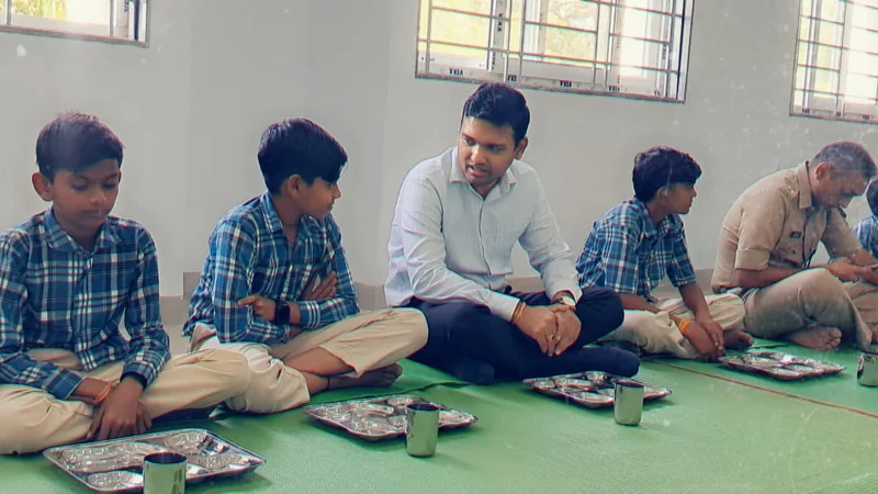 कलेक्टर श्री विश्वकर्मा ने उदयपुरा में शासकीय सांदीपनि विद्यालय का किया निरीक्षण विद्यार्थियों से किया संवाद…
