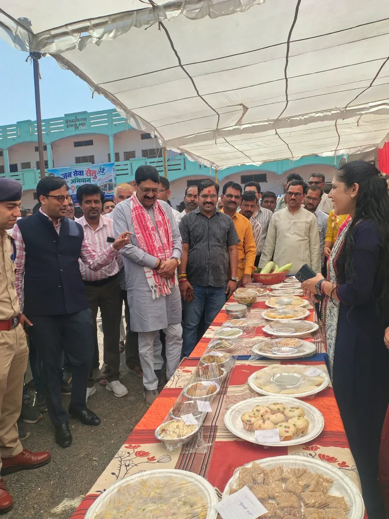 जन सेवा सेतु शिविर में 733 हितग्राहियों के आयुष्मान कार्ड बनाए, 308 मरीजों का स्वास्थ्य परीक्षण कर दिया उपचार