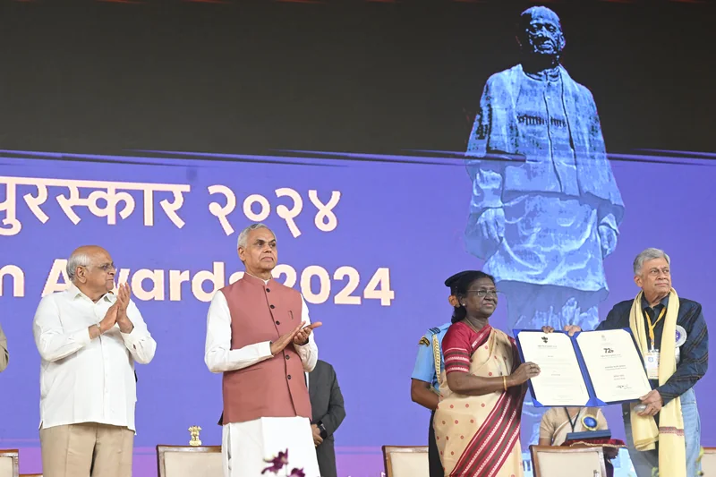 भारत की राष्ट्रपति ने 72वें राष्ट्रीय फिल्म पुरस्कार प्रदान किए; श्री अनंत नाग को दादासाहब फाल्के पुरस्कार से…